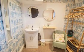 Pebbles Apartment By Air Premier